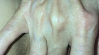 50-ти летняя барышня сосёт хуй и мастурбирует выбритую пизду